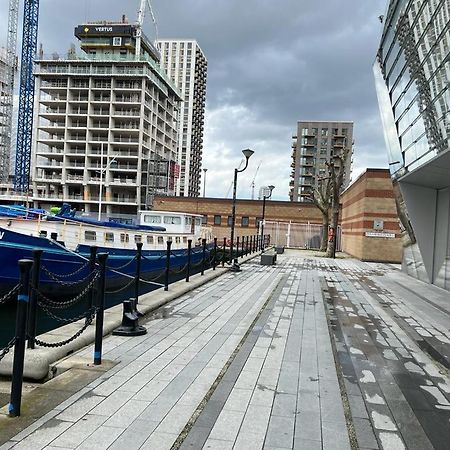 Canary Wharf Holiday Rooms Londra Esterno foto