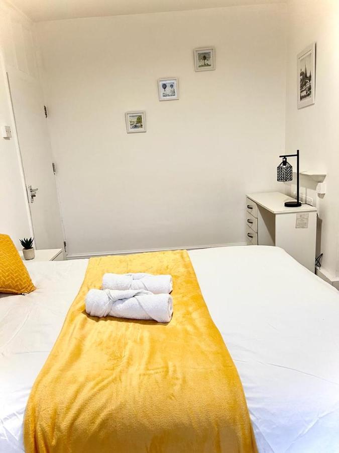 Canary Wharf Holiday Rooms Londra Esterno foto