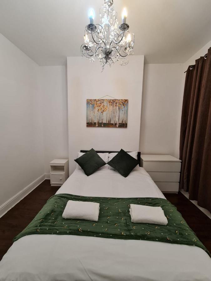 Canary Wharf Holiday Rooms Londra Esterno foto