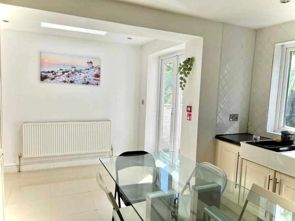 Canary Wharf Holiday Rooms Londra Esterno foto