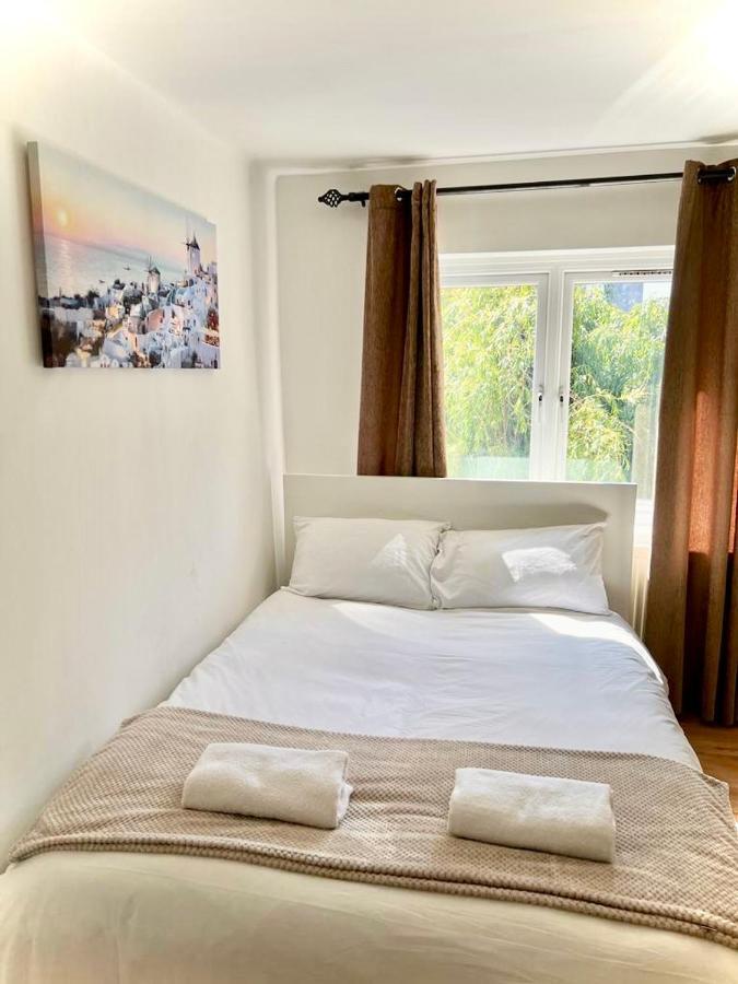 Canary Wharf Holiday Rooms Londra Esterno foto