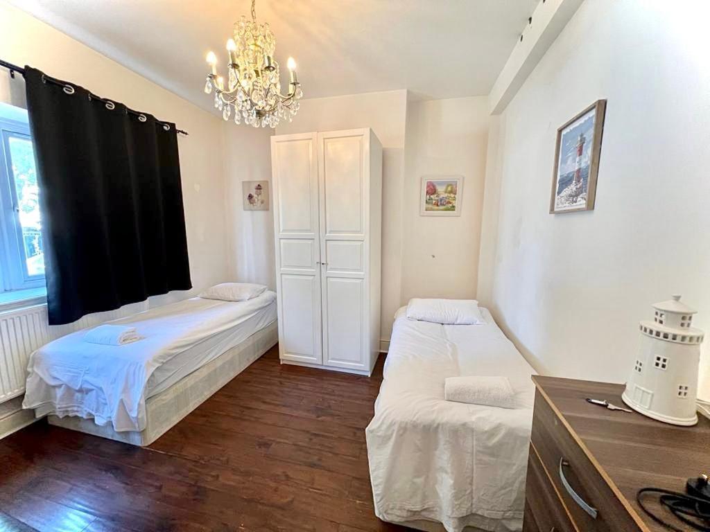 Canary Wharf Holiday Rooms Londra Esterno foto